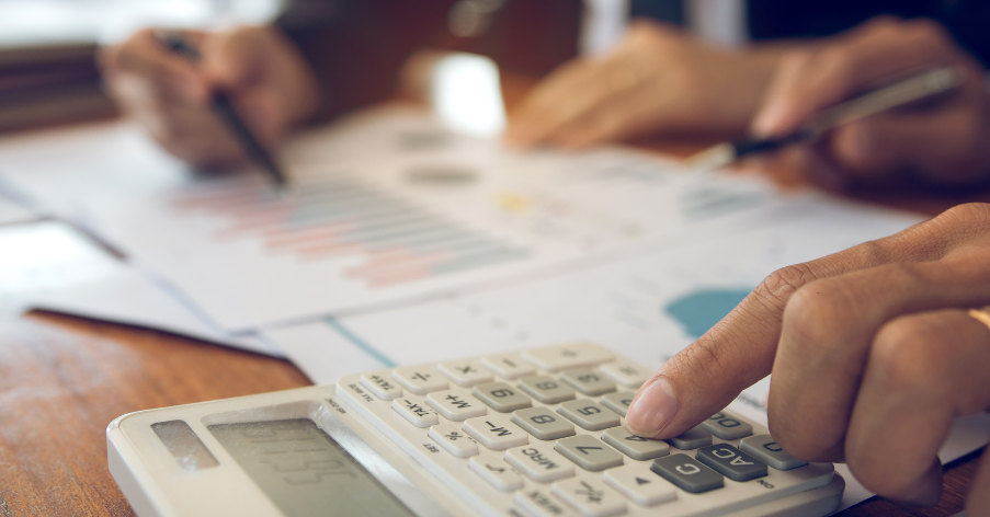 Calculating the costs of franchising a business